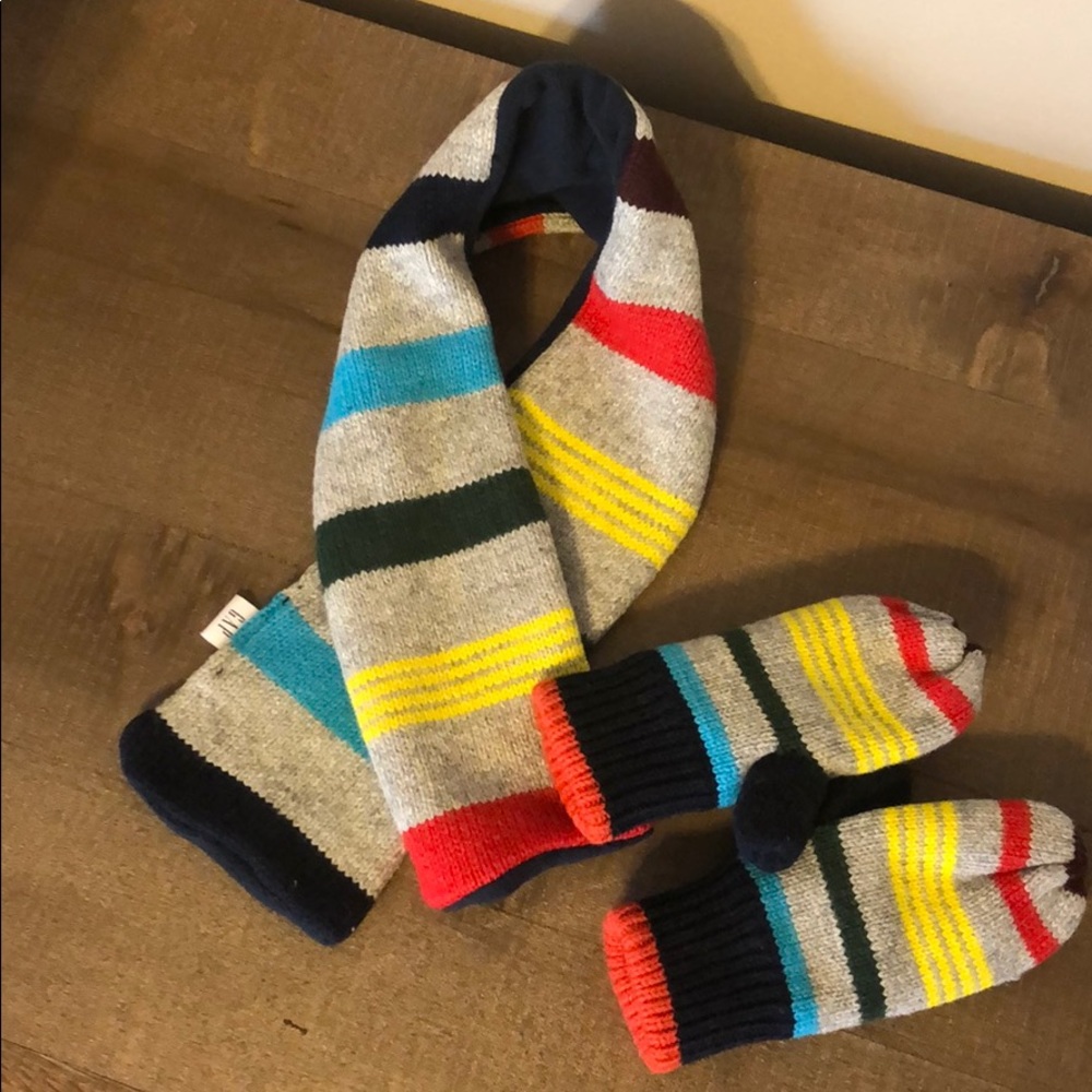 Gap Toddler scarf and gloves
